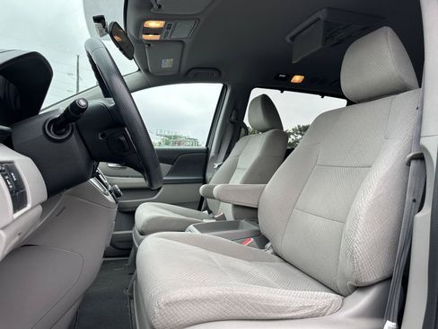 Used 2016 Honda Odyssey SE image 11