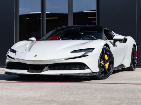 Used 2023 Ferrari SF90 Stradale image 1
