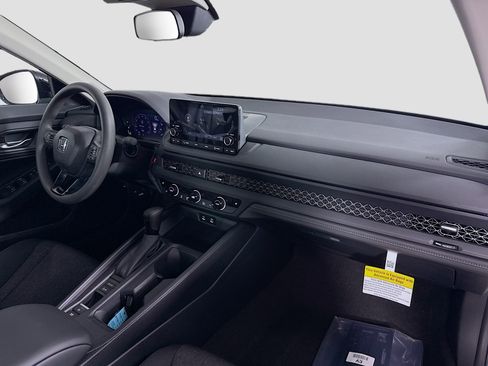 Certified 2025 Honda Accord SE image 27