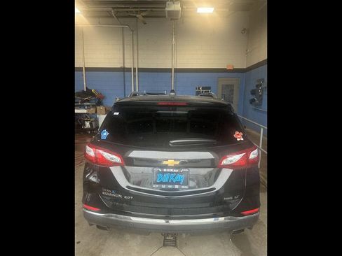 Used 2020 Chevrolet Equinox LT AWD/4WD image 2