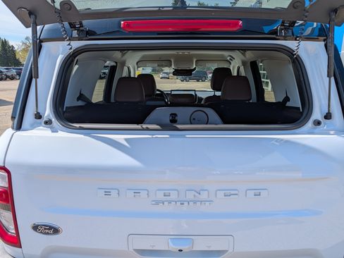 Used 2025 Ford Bronco Sport Outer Banks w/ Outer Banks Tech Package+ AWD/4WD image 11