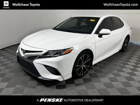 Used 2019 Toyota Camry SE image 1