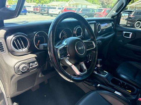 Used 2020 Jeep Wrangler Unlimited Sahara AWD/4WD image 13