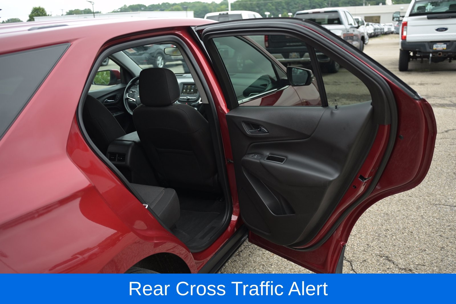 Used 2019 Chevrolet Equinox LT w/ Driver Convenience Package FWD image 40