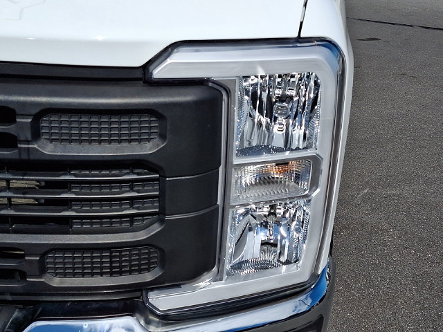 Used 2023 Ford F250 XL w/ XL Chrome Package AWD/4WD image 9