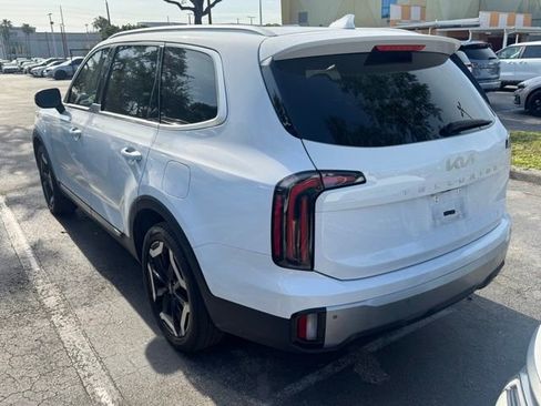 Certified 2024 Kia Telluride EX FWD image 2