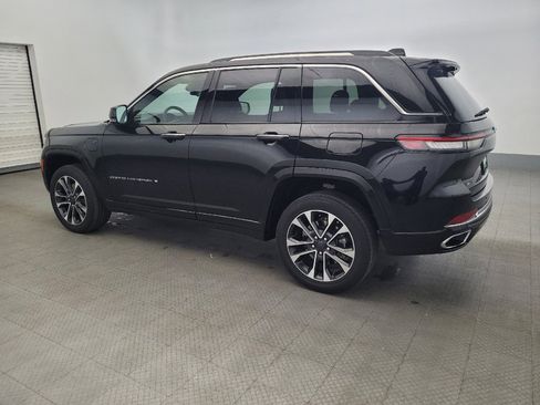 Used 2022 Jeep Grand Cherokee Overland w/ Luxury Tech Group IV AWD/4WD image 3