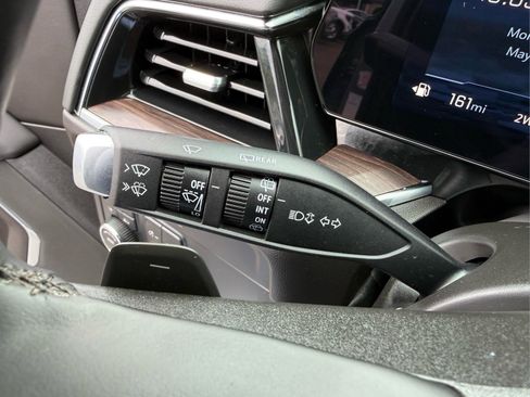 Used 2025 Chevrolet Tahoe LT AWD/4WD image 27