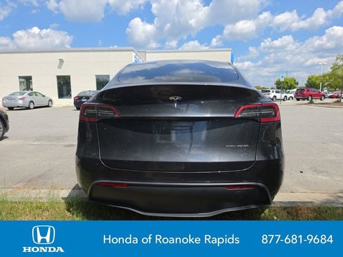 Used 2024 Tesla Model Y Long Range AWD/4WD image 4
