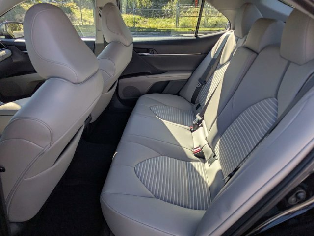 Used 2022 Toyota Camry SE FWD image 8