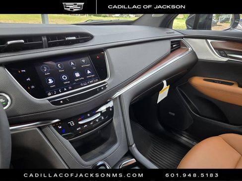 New 2026 Cadillac XT5 Premium Luxury w/ Driver Assist Package FWD image 13