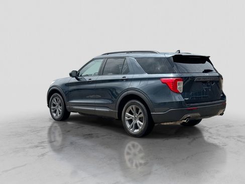 Used 2022 Ford Explorer XLT w/ Equipment Group 202A AWD/4WD image 5