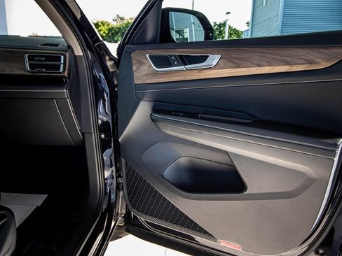 New 2026 Volkswagen Atlas SE image 44