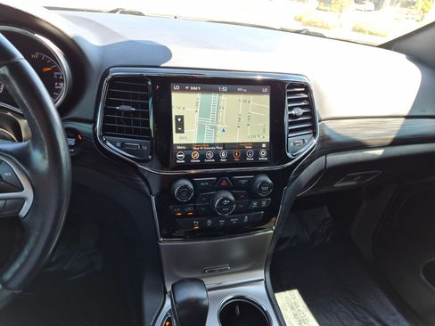Used 2020 Jeep Grand Cherokee Altitude AWD/4WD image 28