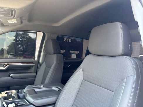 Used 2024 GMC Sierra 1500 Elevation AWD/4WD image 3