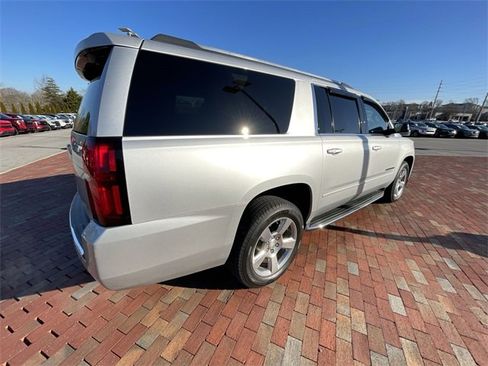 Used 2018 Chevrolet Suburban Premier image 22