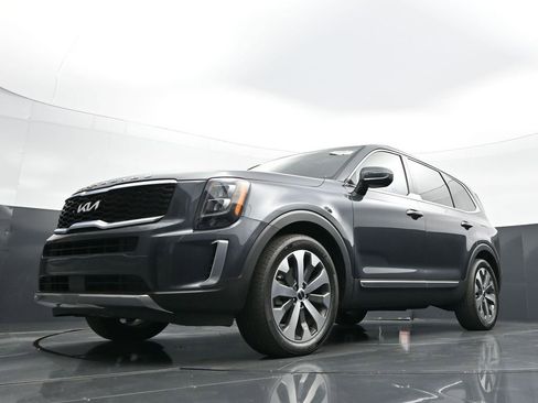 Used 2022 Kia Telluride EX w/ EX Premium Package AWD/4WD image 35