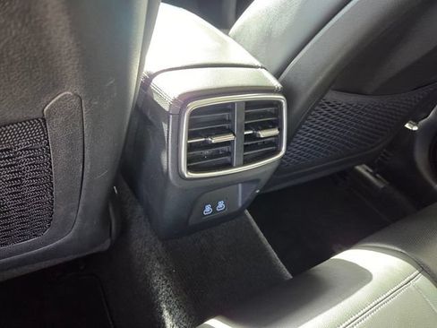 Used 2025 Genesis G70 2.5T RWD image 7