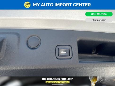 Used 2022 Chevrolet Equinox LT w/ Driver Convenience Package AWD/4WD image 29