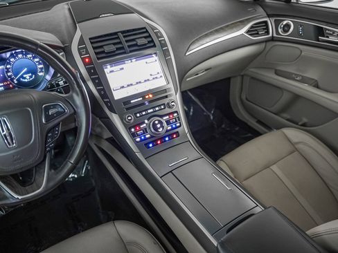 Used 2018 Lincoln MKZ Reserve image 17