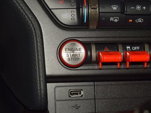 Used 2021 Ford Mustang Shelby GT500 w/ Technology Package RWD image 36