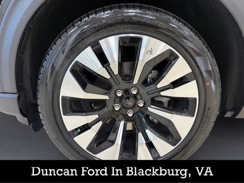 New 2026 Ford Explorer Platinum w/ LUX Leather Package AWD/4WD image 9