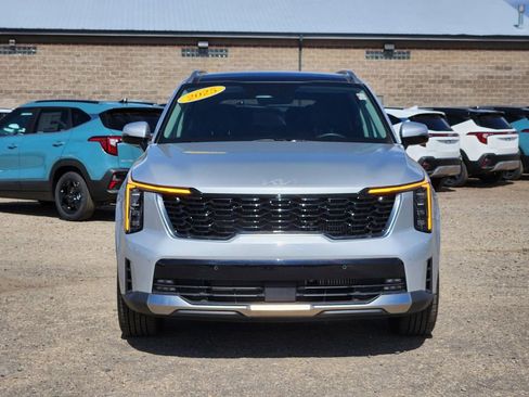 Certified 2025 Kia Sorento EX w/ EX Panoramic Sunroof Package FWD image 5