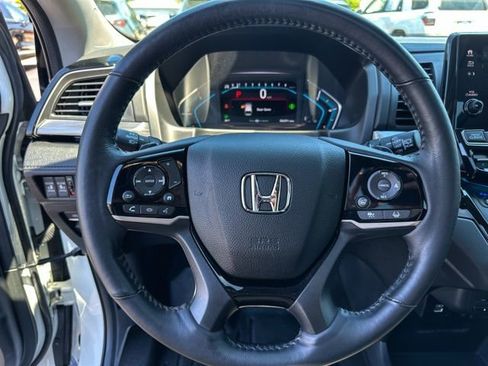 Used 2023 Honda Odyssey Elite image 16