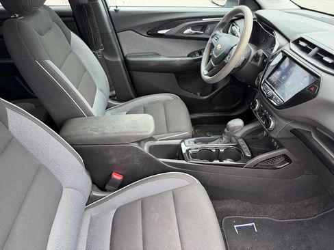 Used 2021 Chevrolet TrailBlazer LT w/ Convenience Package FWD image 16