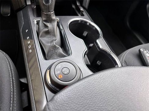 Used 2019 Ford Explorer XLT image 25