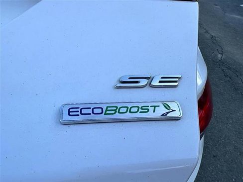 Used 2017 Ford Fusion SE w/ Fusion SE Technology Package image 5