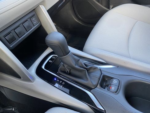 Used 2024 Toyota Corolla Cross L image 28