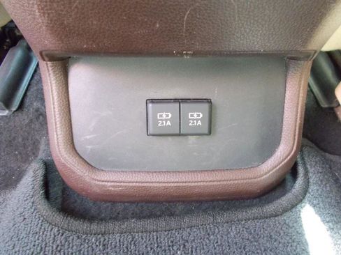 Used 2021 Toyota Highlander XLE image 15