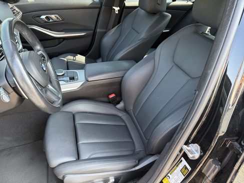Used 2019 BMW 330i Sedan w/ M Sport Package RWD image 18