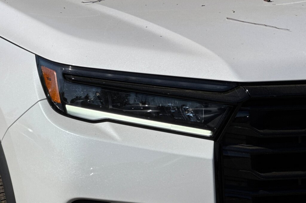 New 2026 Honda Pilot Black Edition image 32
