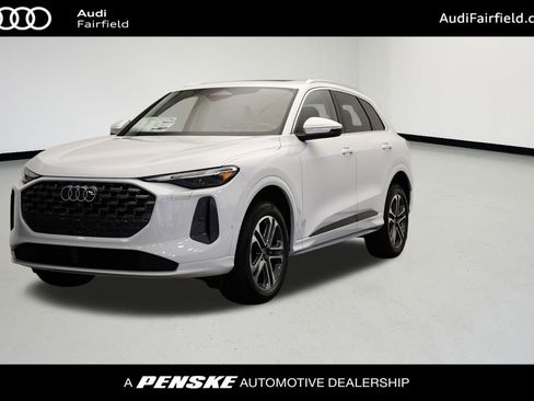 Used 2025 Audi Q5 Premium w/ Convenience Package image 1