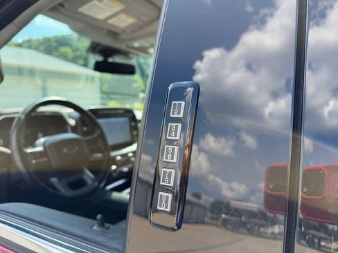 Used 2021 Ford F150 Lariat AWD/4WD image 17
