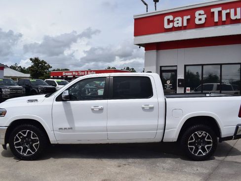 Used 2025 RAM 1500 Laramie AWD/4WD image 6