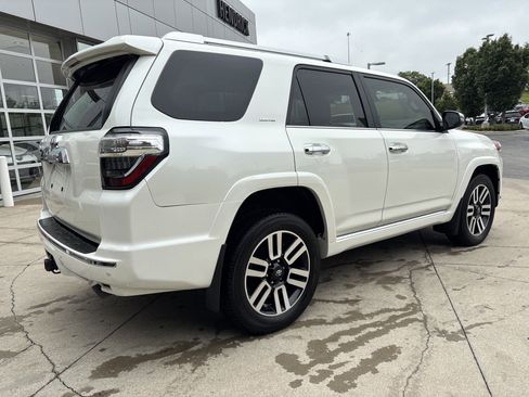 Used 2022 Toyota 4Runner Limited AWD/4WD image 7