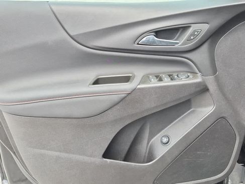 Used 2024 Chevrolet Equinox RS FWD image 9