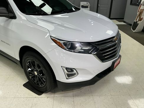Used 2018 Chevrolet Equinox LS image 27