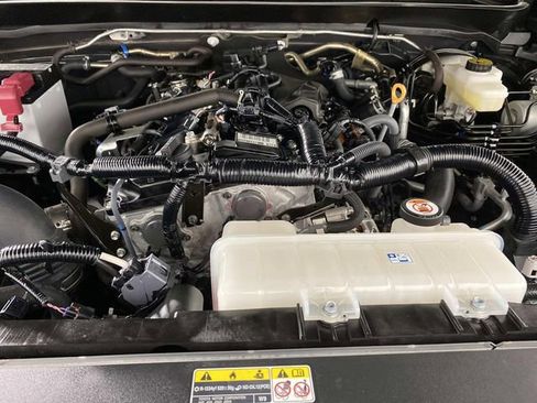 Used 2025 Toyota Tacoma Limited image 32