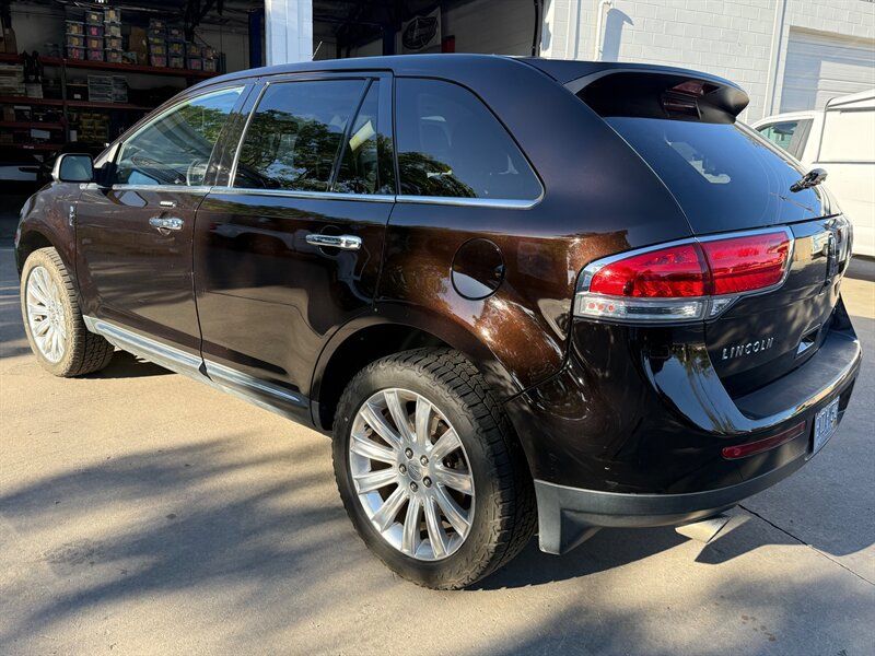 Used 2013 Lincoln MKX AWD image 3