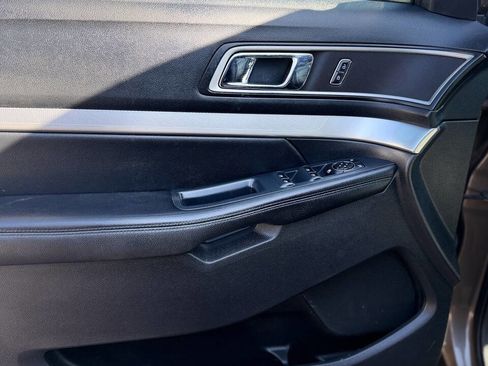 Used 2016 Ford Explorer XLT w/ Equipment Group 202A image 13