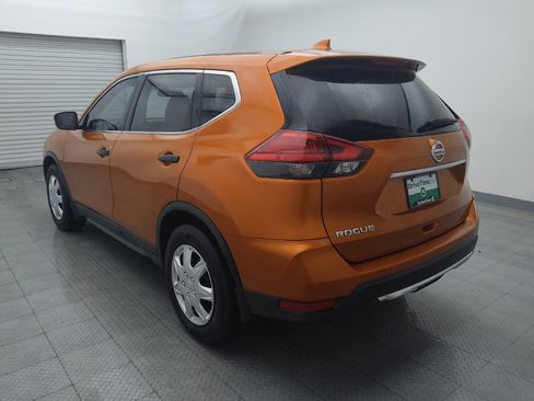 Used 2017 Nissan Rogue S image 5