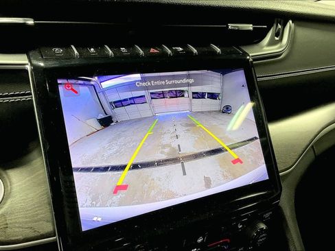 Used 2023 Jeep Grand Cherokee Limited image 29