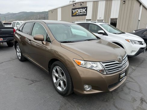 Used 2009 Toyota Venza FWD image 1