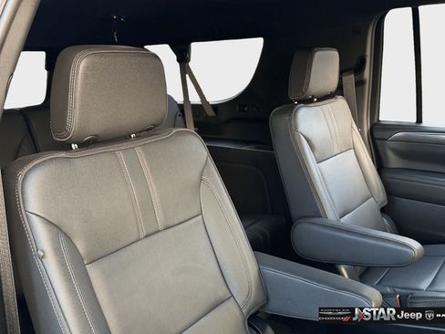 Used 2024 Chevrolet Suburban RST w/ Luxury Package AWD/4WD image 33