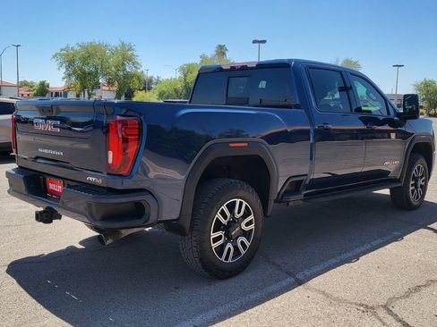 Used 2022 GMC Sierra 2500 AT4 w/ AT4 Premium Plus Package AWD/4WD image 11