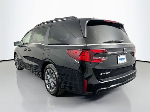 Used 2025 Honda Odyssey Touring image 4